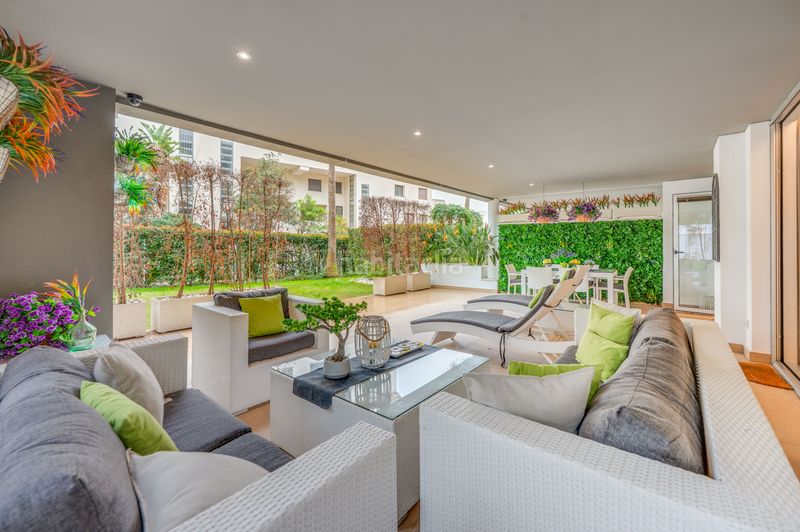 Foto 584233e0-0df1-452d-834b-172f482423a0. Rez-de-chaussée dans acacias las 2 dans Nueva Andalucía centro Marbella