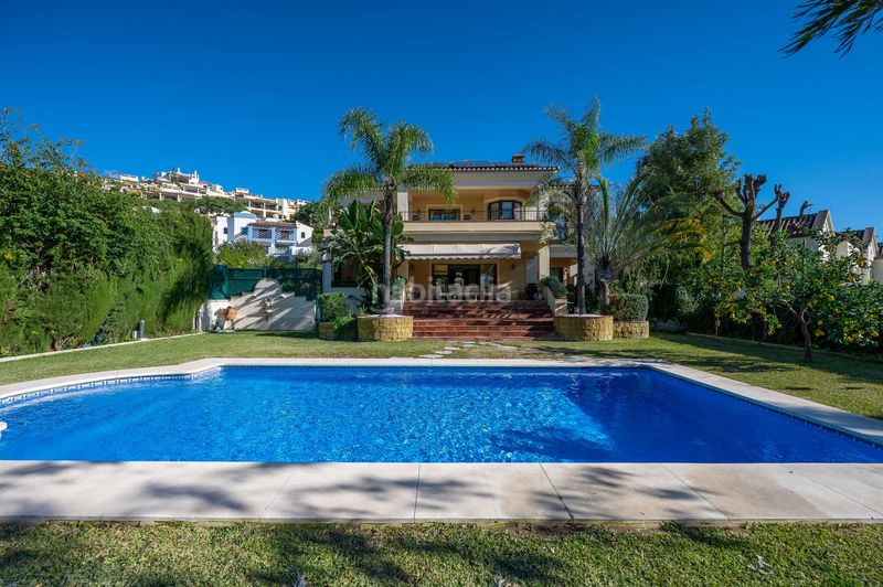 Foto ce1fb5ed-77b1-4517-bef9-f58989293e9d. Casa amb aparcament piscina a los arqueros - puerto del almendro Benahavís