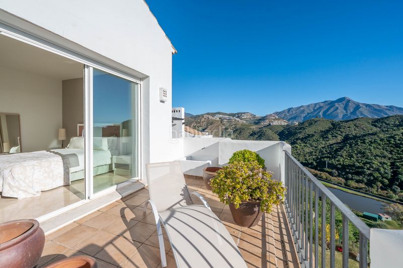 Foto b12571d7-bbf5-4c6c-bc9c-3ca29c496154. Rent apartment with parking pool in La Quinta Benahavís