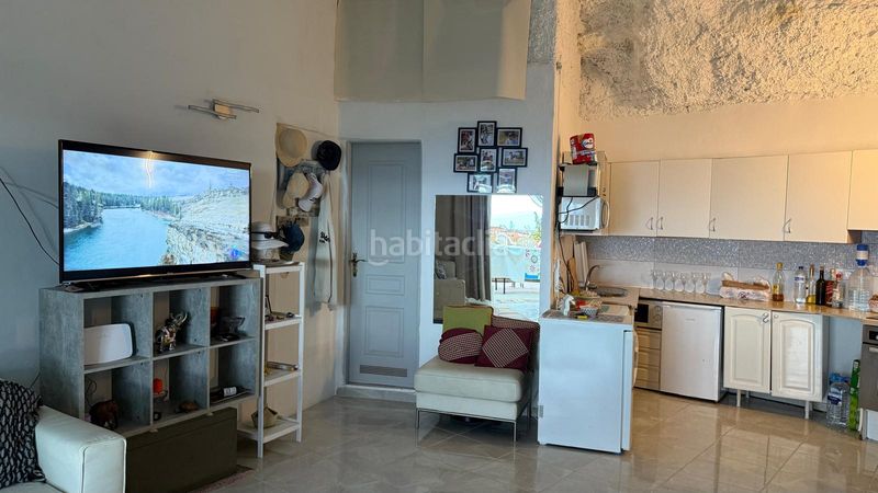 Foto bbd3ab6f-b59f-4a0b-8c4d-8d43de772dcf. Terreno residencial ?? finca urbana con cuevas habitables, vistas al mar y tranquilidad única – 1.057 m² en Fasnia