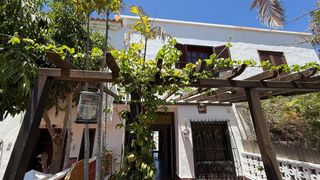 Casa adossada en Calle tinguafaya 42. En venta - fantastico adosado en chayofa � arona - tenerife sur.