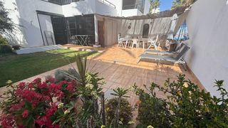 Planta baja  Avenida santiago puig 2. En venta  apartamento en playa de las américas  - jardín privado
