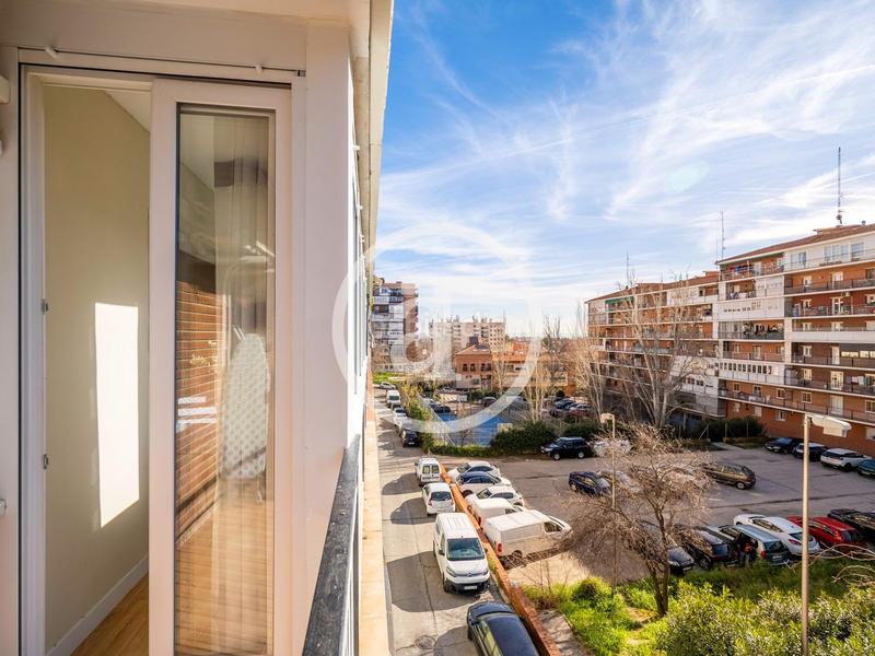 Foto a38b3077-2ea9-497d-93db-8330770bc8f5. Miete etagenwohnung in Pinar del Rey Madrid