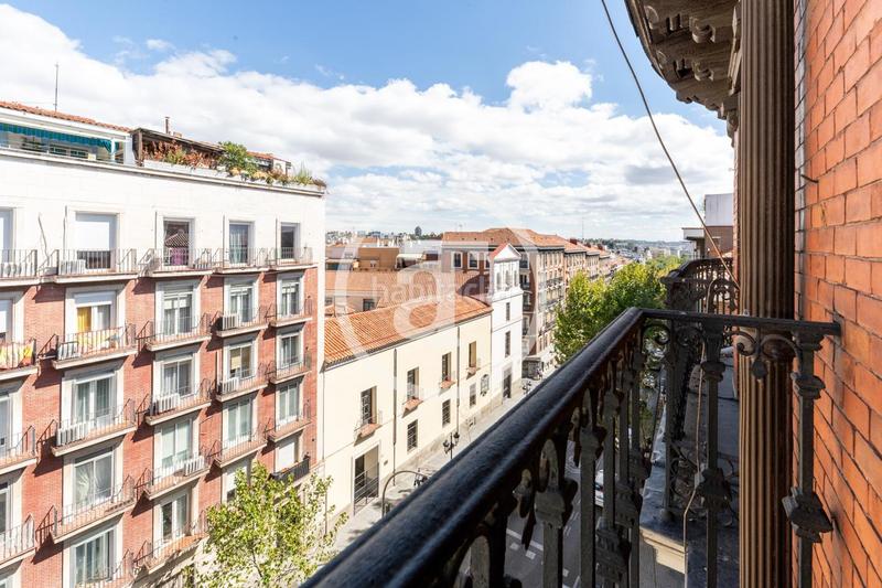 Foto 7e1d7b3d-0b8b-4400-a2c2-33ef6350b030. Miete etagenwohnung mit heizung in Embajadores-Lavapiés Madrid