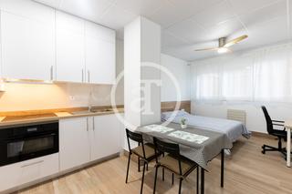 Miete Studiowohnung in Calle de san manuel 3. Estudio de alquiler temporal de 1 habitación y 1 baño en latina
