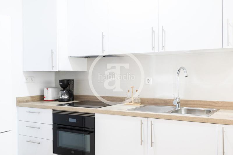 Foto d9b3ff91-b729-4be2-b6a8-e79d3d8ed8ca. Alquiler estudio  de alquiler temporal de 1 habitación y 1 baño en latina en Madrid