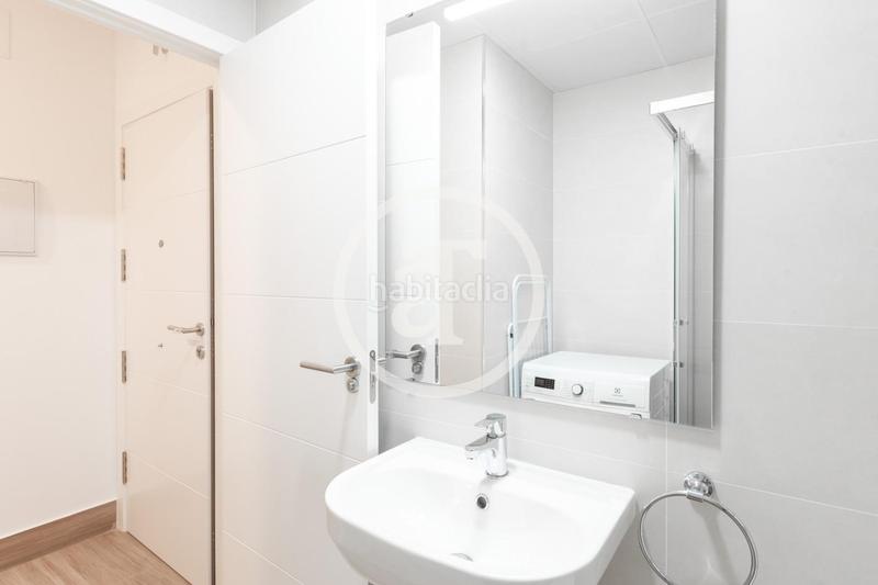 Foto f8674ccd-4c04-45ac-bae4-f3fecda68735. Alquiler estudio  de alquiler temporal de 1 habitación y 1 baño en latina en Madrid