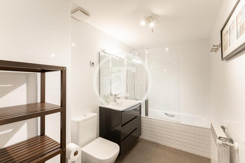 Foto 3344d97a-739c-44f3-9d7a-98bc2ce7f0a6. Miete etagenwohnung mit heizung in Pradolongo Madrid