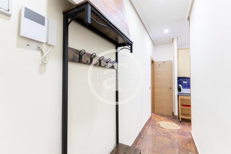 Foto 3107a17f-b0b8-44d3-af97-8b7b2f041c96. Lloguer estudi a calle de velarde 18 a Universidad-Malasaña Madrid