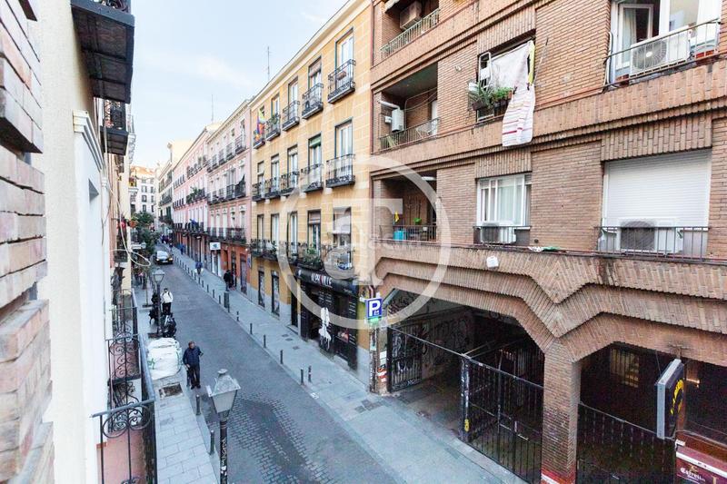 Foto 37b48eb4-f5d8-48b2-b905-b57883137da7. Rent studio in calle de velarde 18 in Universidad-Malasaña Madrid