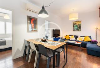 Location Appartement  Calle de jesús y maría. Piso de alquiler temporal de 2 habitaciones y 1 baño en lavapiés