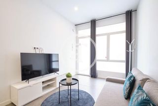Rent Flat  Calle alondra. Piso de alquiler temporal de 1 habitación y 1 baño en carabanche