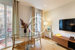 Location Appartement  Calle de bretón de los herreros. Piso de alquiler temporal de 1 habitación suite, balcón y 1 baño