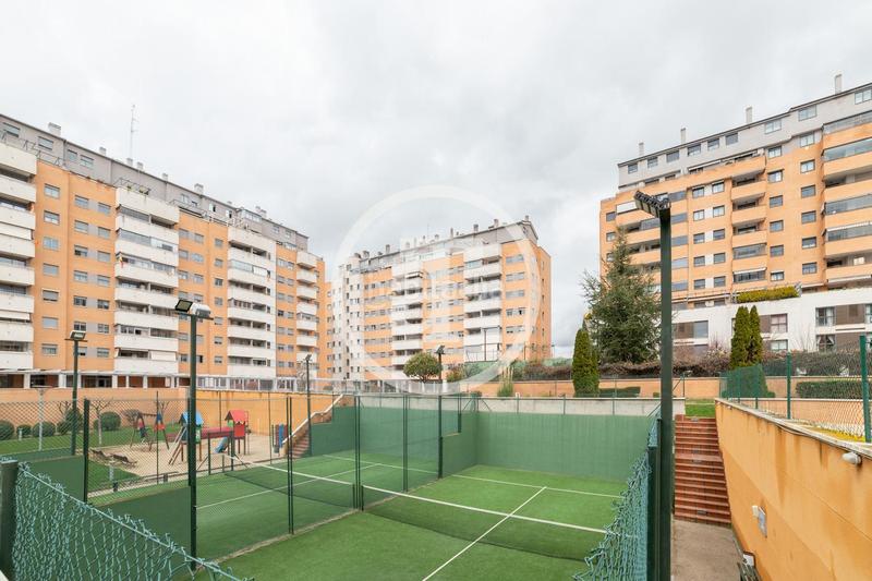 Foto 08e8487c-fa62-4789-a838-7a68b2fa434d. Location attique avec chauffage parking dans Parque Oeste-Fuente Cisneros Alcorcón