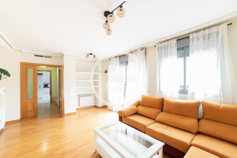 Foto 5eb0fe8f-b226-4594-8c5e-4f0bea008aad. Rent penthouse with heating parking in Parque Oeste-Fuente Cisneros Alcorcón