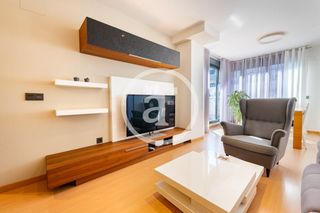 Location Attique  Calle de américo castro. Ático de alquiler temporal de 2 habitaciones, 2 baños, terraza,