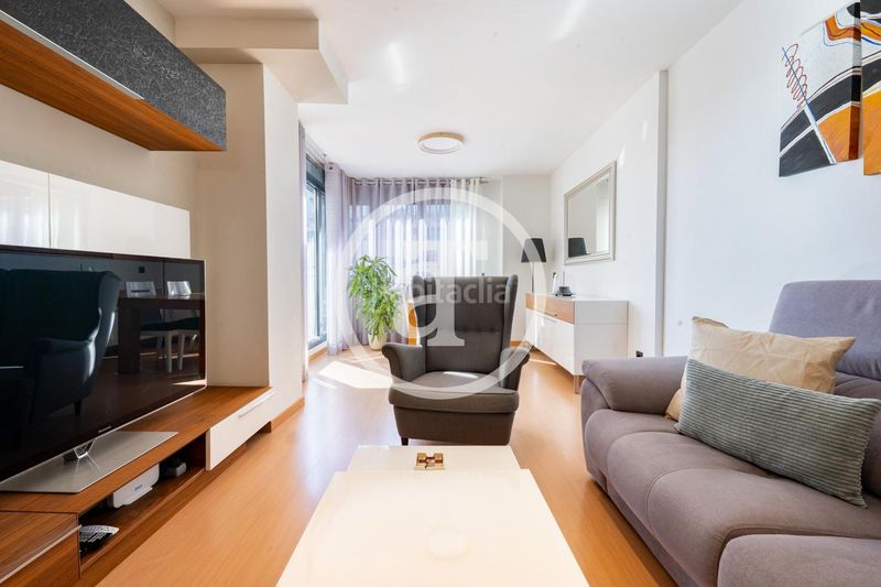 Foto 02631a4c-c676-488f-bc01-6eb39c8d76c1. Alquiler ático  de alquiler temporal de 2 habitaciones, 2 baños, terraza, piscina y parking en hortaleza en Madrid