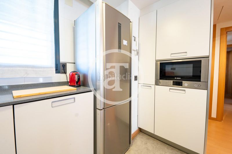 Foto 14de1a3c-dcd0-4ac8-badd-9d79290fe191. Alquiler ático  de alquiler temporal de 2 habitaciones, 2 baños, terraza, piscina y parking en hortaleza en Madrid