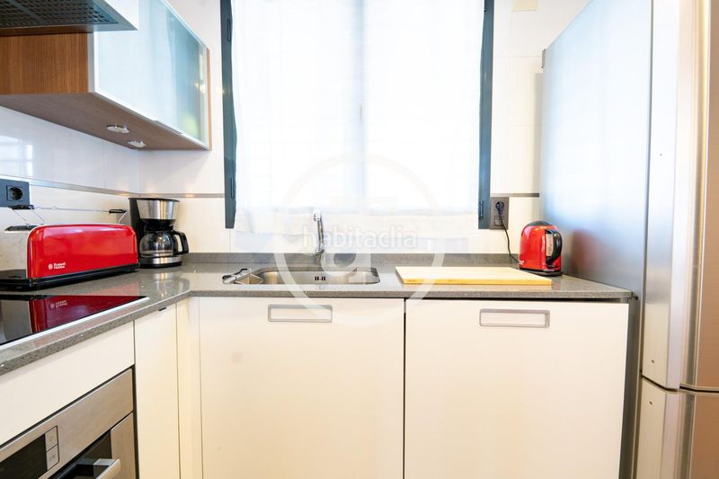 Foto 1590a502-6569-4706-95a1-b6e9224c00ef. Alquiler ático  de alquiler temporal de 2 habitaciones, 2 baños, terraza, piscina y parking en hortaleza en Madrid