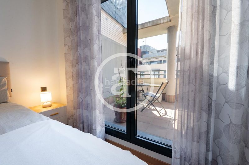 Foto 2080caaf-8f62-413b-b4ee-8ed130ad6a8b. Alquiler ático  de alquiler temporal de 2 habitaciones, 2 baños, terraza, piscina y parking en hortaleza en Madrid