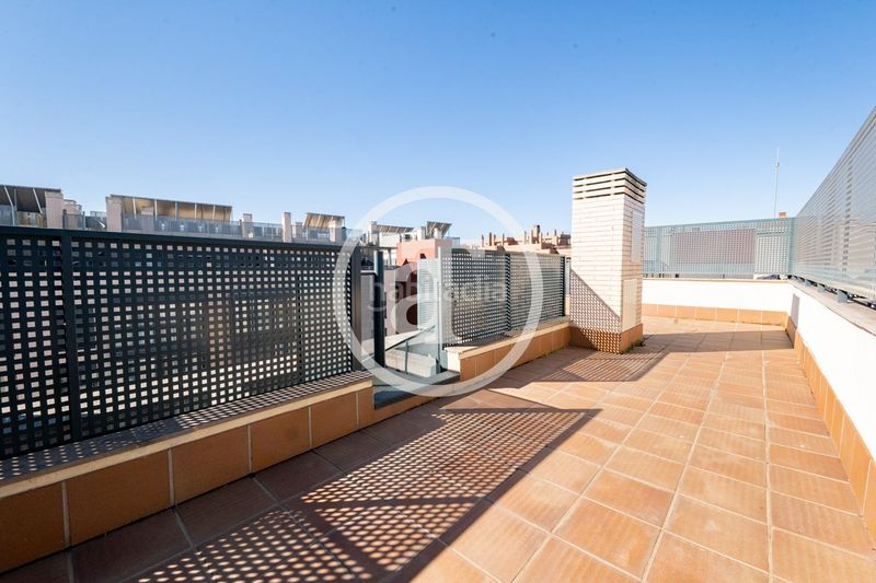 Foto 2c57ea95-fc71-4276-ade5-99970c3bdb61. Alquiler ático  de alquiler temporal de 2 habitaciones, 2 baños, terraza, piscina y parking en hortaleza en Madrid