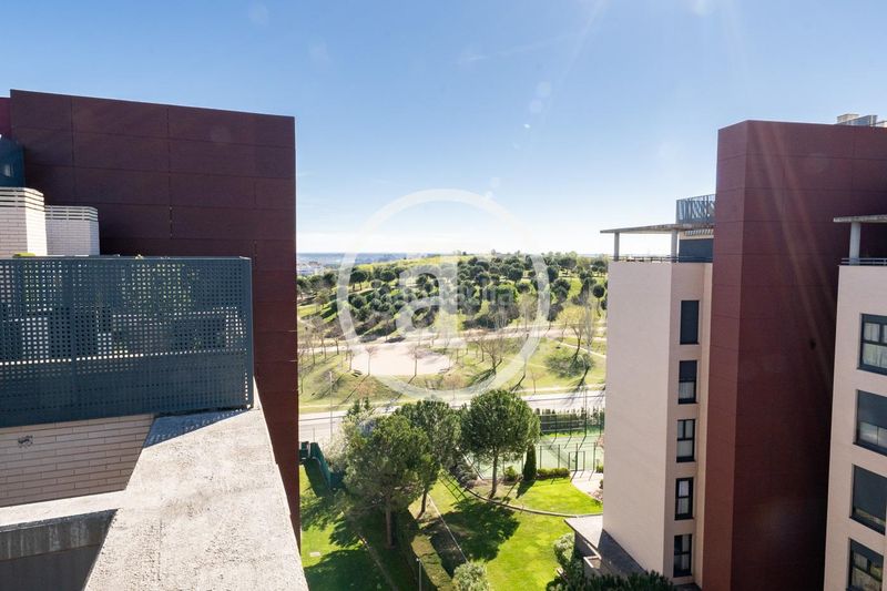 Foto 6099d178-e5a0-4253-8c2c-aece47270cef. Alquiler ático  de alquiler temporal de 2 habitaciones, 2 baños, terraza, piscina y parking en hortaleza en Madrid
