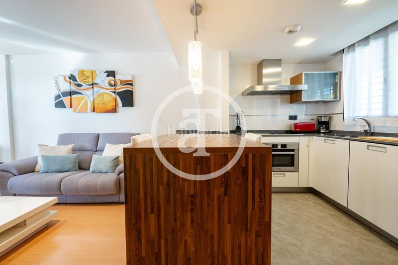 Foto 834642f8-3024-4f34-b1a5-619008430232. Alquiler ático  de alquiler temporal de 2 habitaciones, 2 baños, terraza, piscina y parking en hortaleza en Madrid
