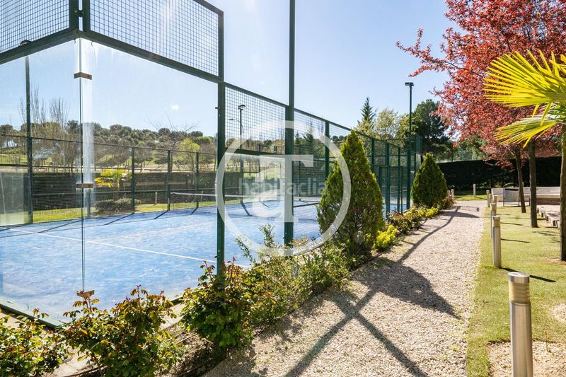 Foto a198f27b-718a-451a-84dd-e2f25e6b02de. Alquiler ático  de alquiler temporal de 2 habitaciones, 2 baños, terraza, piscina y parking en hortaleza en Madrid