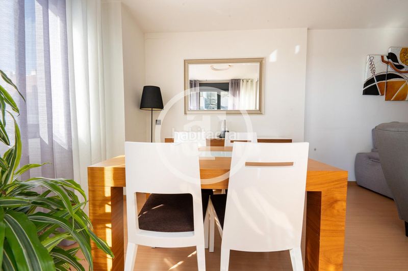 Foto c9407ce0-7276-4de8-a3c3-fb9188ec5064. Alquiler ático  de alquiler temporal de 2 habitaciones, 2 baños, terraza, piscina y parking en hortaleza en Madrid