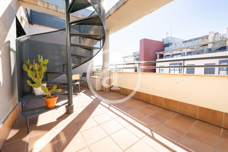Foto cb0910c5-8e4f-4321-9197-9c95cab146e3. Alquiler ático  de alquiler temporal de 2 habitaciones, 2 baños, terraza, piscina y parking en hortaleza en Madrid