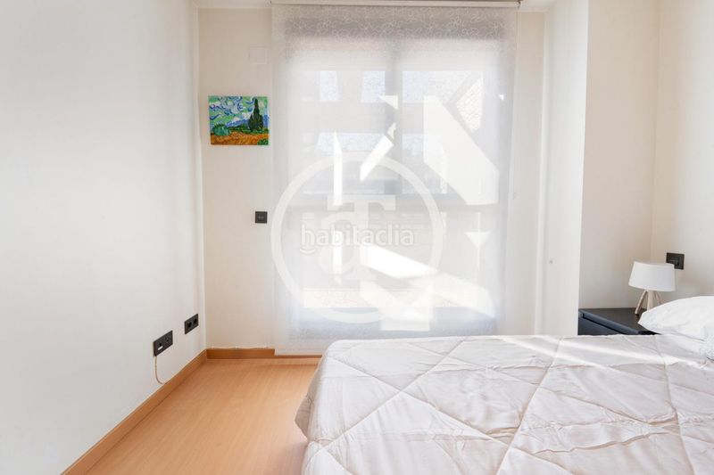 Foto ccc9f096-2f12-4a48-aabe-6072a9ff6d07. Alquiler ático  de alquiler temporal de 2 habitaciones, 2 baños, terraza, piscina y parking en hortaleza en Madrid