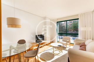 Affitto Appartamento  Avenida de los arces. Piso de alquiler temporal de 2 habitaciones y 2 baños en finca c