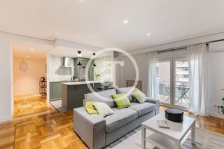 Miete Etagenwohnung  Avenida del mediterráneo. Piso de alquiler temporal de 1 habitación, 1 baño y terraza en z