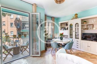 Affitto Appartamento  Calle del conde de elda. Piso de alquiler temporal de 3 habitaciones, 1 baño y terraza en