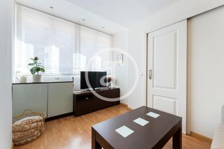 Etagenwohnung in Calle de la Virgen de Lourdes