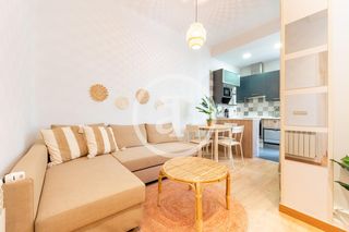 Miete Etagenwohnung  Calle del alcalde sainz de baranda. Piso de alquiler temporal de 2 habitaciones y 1 baño junto al pa