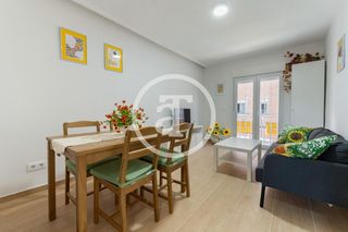 Location Appartement  Calle turaco. Piso de alquiler temporal de 3 habitaciones y 1 baño con 2 balco