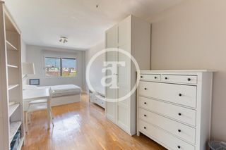 Miete Studiowohnung  Calle de churruca. Estudio de alquiler temporal de 1 habitación y 1 baño en el cent