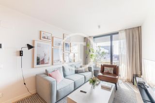Lloguer Pis  P.º de la dirección. Piso de alquiler de 2 habitaciones y terraza con excelentes vist
