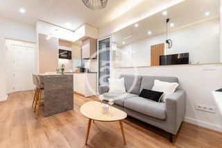 Location Studio  Calle de ferraz. Estudio de alquiler temporal con patio y 1 baño en argüelles