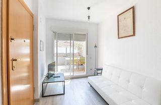 Rent Flat  Calle de navas del rey. Ático de alquiler temporal de 2 habitaciones en alto de extremad