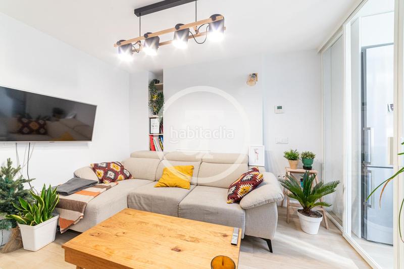 Foto 3b3fe389-151f-44ee-81d3-10fb1a818a83. Alquiler piso  de alquiler temporal de 2 habitaciones y terraza privada en Valdeacederas en Madrid
