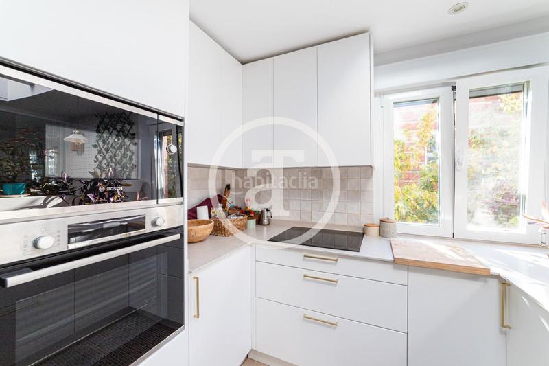 Foto 48eb1581-9afd-4f04-b6f0-1cf23132fecf. Alquiler piso  de alquiler temporal de 2 habitaciones y terraza privada en Valdeacederas en Madrid