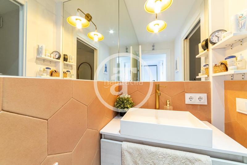 Foto 7a88b4fe-d951-4078-89fd-8ba5f9f992c7. Alquiler piso  de alquiler temporal de 2 habitaciones y terraza privada en Valdeacederas en Madrid