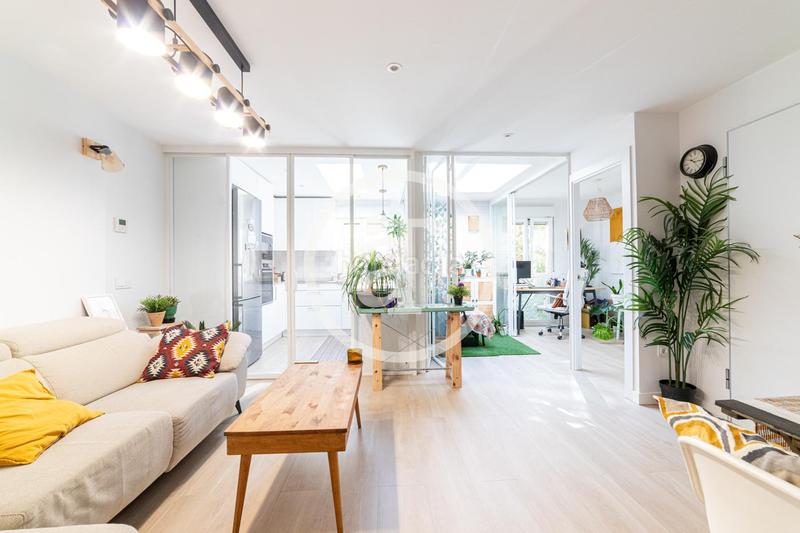 Foto cb10a3ac-b441-41ed-8ac4-057a1f99d073. Alquiler piso  de alquiler temporal de 2 habitaciones y terraza privada en Valdeacederas en Madrid