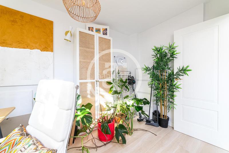 Foto f39b006a-9827-4fc0-9f7a-ec51d54a4e07. Rent flat with parking in Valdeacederas Madrid