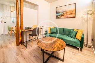 Rent Flat  Calle de la torrecilla del leal. Piso de alquiler temporal de 1 habitación doble en el centro