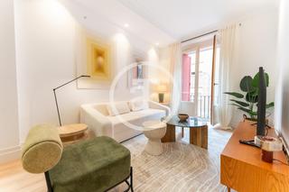 Lloguer Pis  C/ de hortaleza. Piso de alquiler temporal de 1 habitación suite con baño y balcó