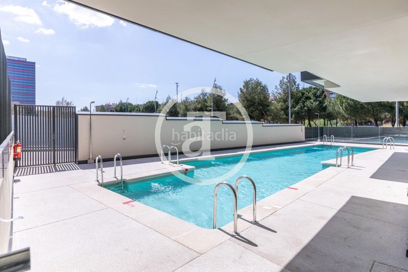 Foto 9fec6e41-b0c3-4092-be45-0a4414e94a96. Rent flat with parking in Imperial Madrid