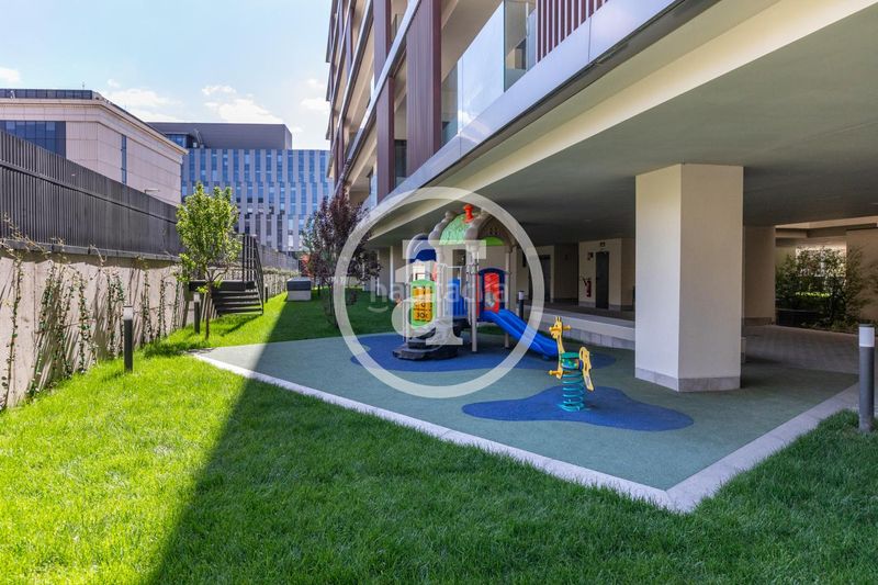 Foto bd4baa1c-0650-4f3d-9edc-2262d4a24893. Rent flat with parking in Imperial Madrid